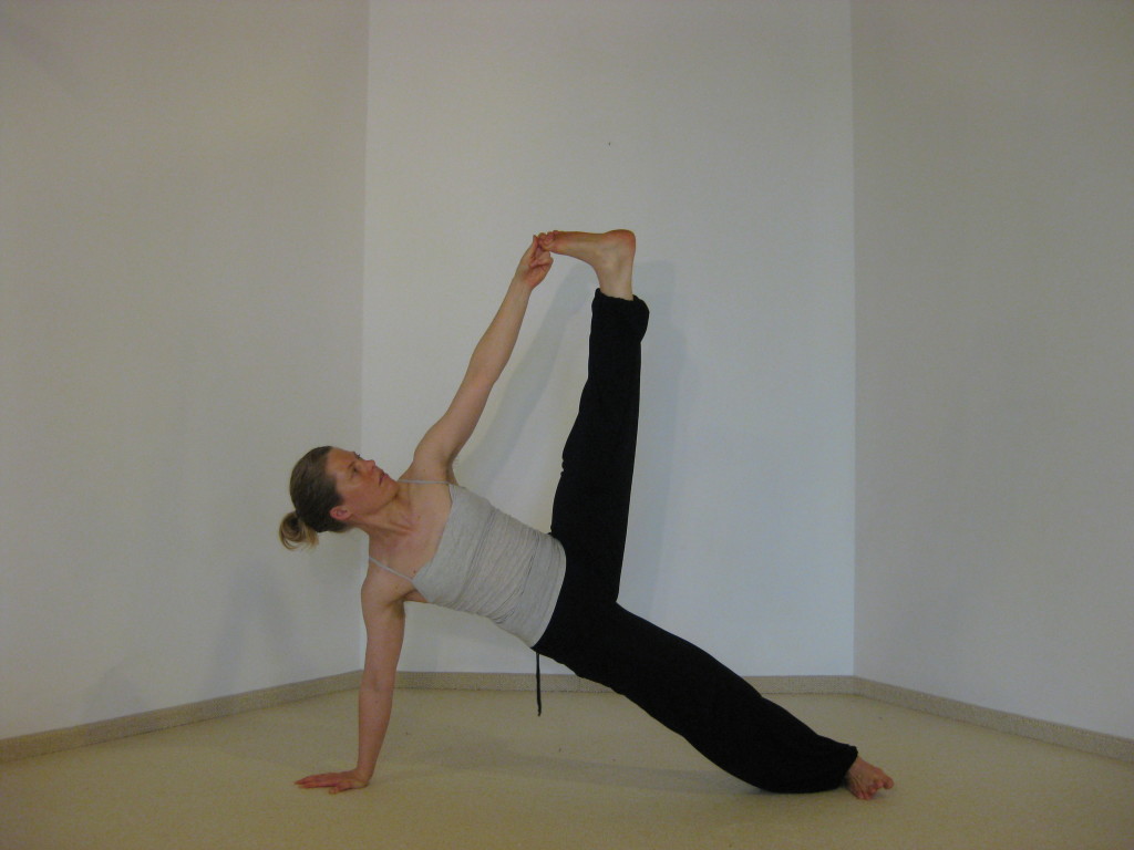 arm balance yoga pose
